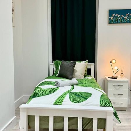 Guest&Rest Elite 1 Apartment Londra Exterior foto