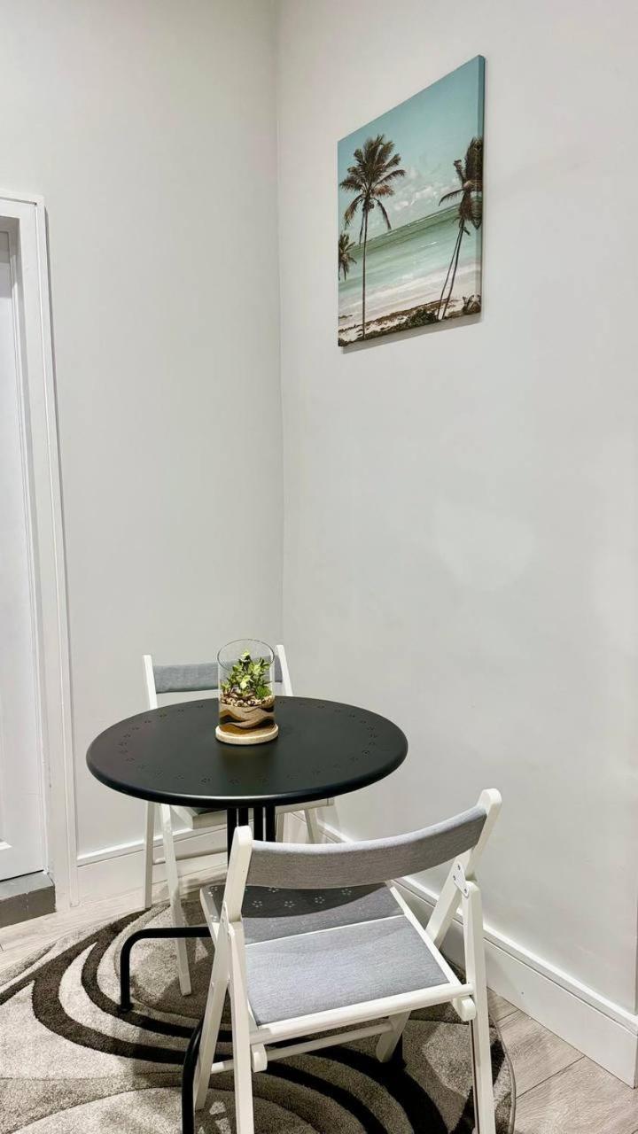 Guest&Rest Elite 1 Apartment Londra Exterior foto